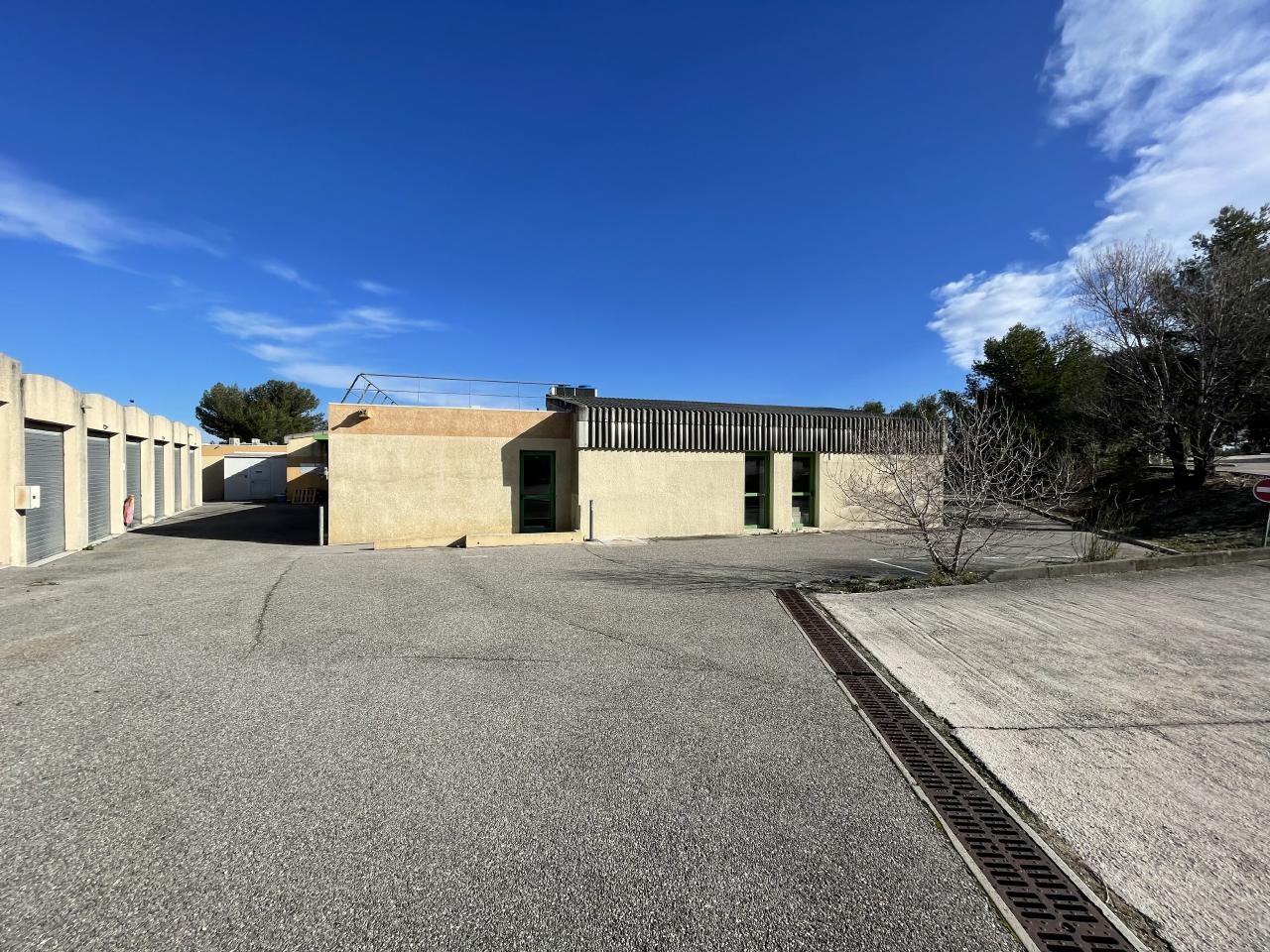 Local d'activité Châteauneuf-les-Martigues 988m² Vente local d'activité Châteauneuf-les-Martigues Bouches-du-Rhône OVACT2422576 0